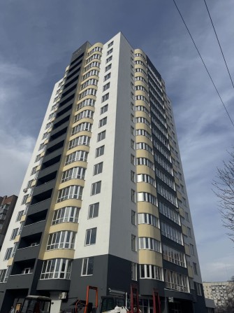 Продам велику квартиру в центрі, під Є-Оселю - фото 1