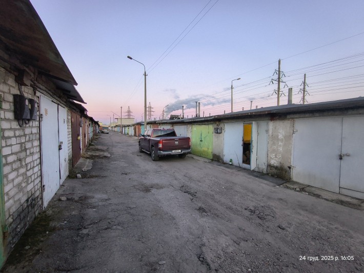 Продам гараж Супутник 1 Спутник крайняя  3.30х6 - фото 1