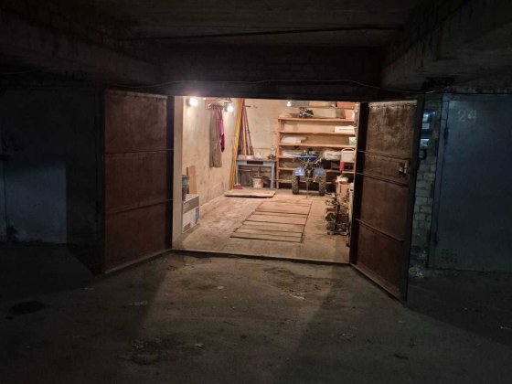 Гараж у кооперативі "Дружба" (вулиця Карманського, 20) Львов