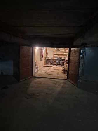 Гараж у кооперативі "Дружба" (вулиця Карманського, 20) - фото 1