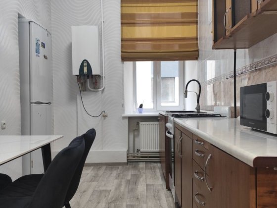 Продаж 2к Цунтр ЦУМ Сталінка Житомир