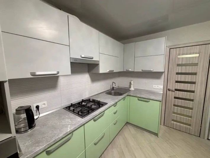 Продам 3х.ком квартиру на Красном Камне, возле  карьера - фото 1