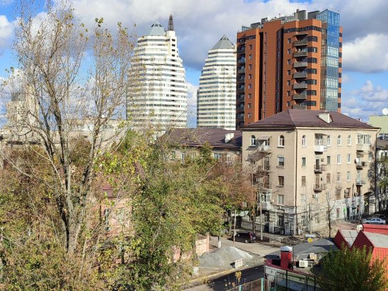 Продам 2х кв-ру р‑н. Парк Шевченка, вул. Винниченка Володимира  ПРЕ Дніпро