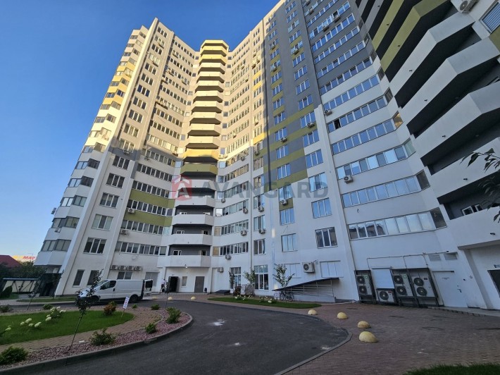 Сучасна 2-кім. квартира в центрі! - фото 1