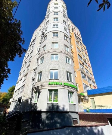 Дворівнева квартира у Центрі міста - фото 1