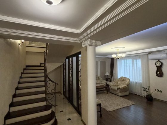 Супер пропозиція дворівнева квартира у центрі міста Черкассы