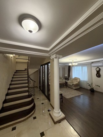 Супер пропозиція дворівнева квартира у центрі міста - фото 1