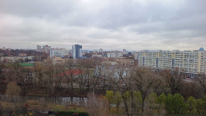 Двокімнатна квартира в центрі міста по вул. Стуса 33 - фото 1