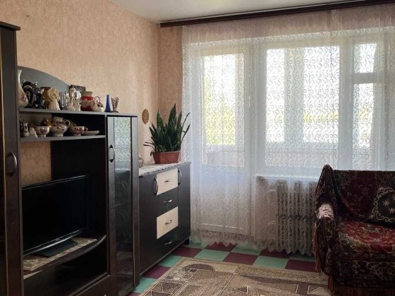 Продам 1 к квартиру на ж\м Левобережный -3     Караван