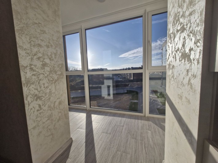 Продаж квартири в новобуді з ремонтом - фото 1