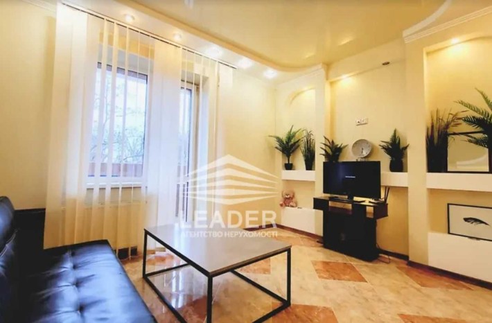 Продам 1к.ЕЛІТНИЙ-р-н Поділля-Фонтанна площа-2-балкони-КОМПЛЕКТОВАНА - фото 1