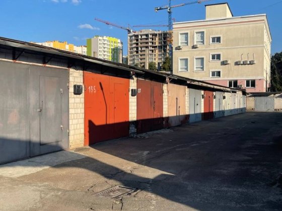 Продам гараж метро Нивки