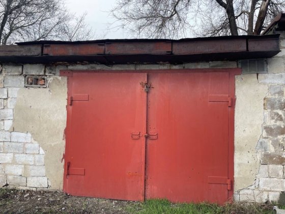 Срочно продам гараж , военстрой Тепличне