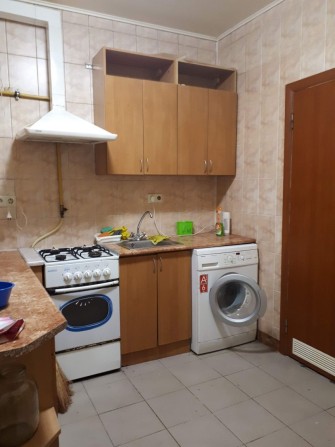 Здаю ліжко місце кімната під ключ для 2-3  чол - фото 1