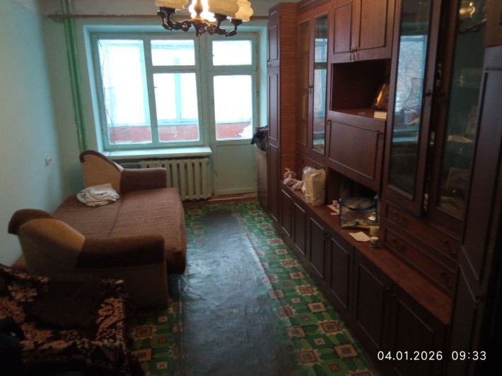 Здається одна окрема кімната для однієї людини в трьох кімнатній - фото 1