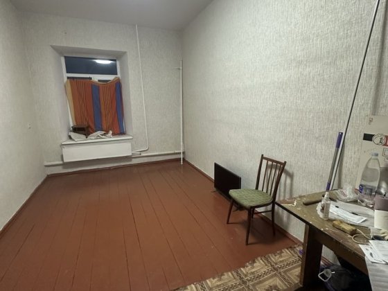 Здається кімната в гуртожитку Каменец-Подольский