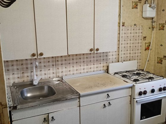 АН здає звичайну 1но біля Сільпо 3/5 н/п,б/в меблі,холодильник Павлоград