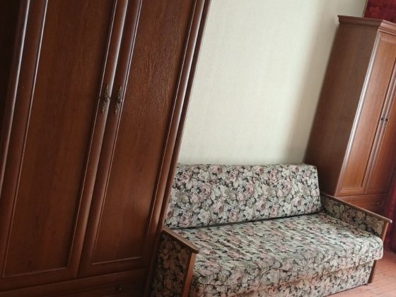 Здається  окрема  кімната  в  гуртожитку . Умань