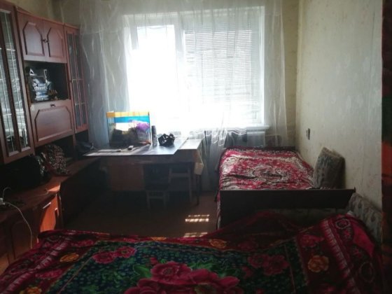 Сума  разом з комунальними. Здам просторну кімнату в гуртожитку сімейн Бровари