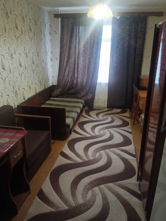 Сдам комнату в общежитии, на ЖБИ, ул Решитиловская свет не откл. - фото 1