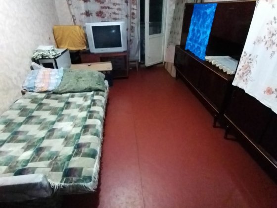 Сдам комнату в квартире , без комис. и коммун. 1 человек женщ-мужчин Черкаси