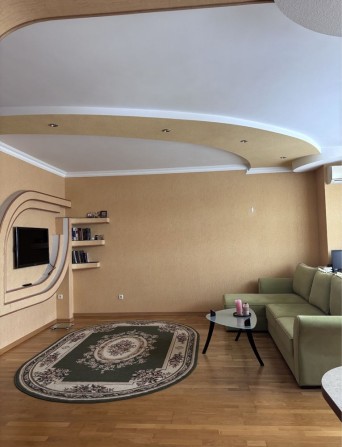 Здаю затишну кімнату для дівчини/ Позняки (ТЦ Piramida) - фото 1