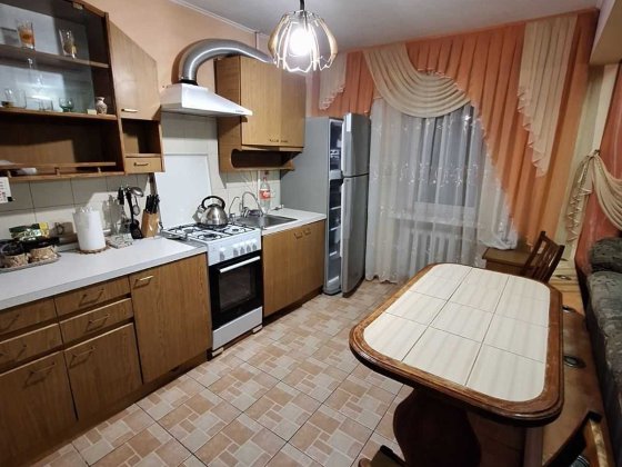 Здається 3 кімнатна квартира в районі 19 школи. Чернигов