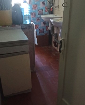 Здається кімната в гуртожитку з частковими зручностями вул. Київська - фото 1