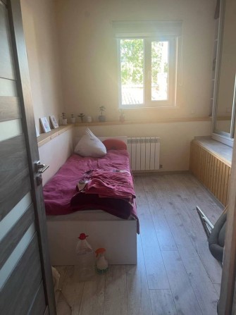 Добрий день! Шукаю дівчину на підселення в двохкімнатну квартиру! - фото 1