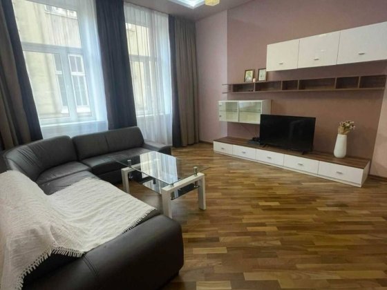 Підселення / Кімната в ЦЕНТРІ для дівчат Львів