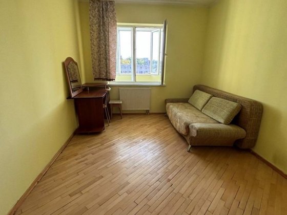 Здається в оренду ізольована кімната в 3-х кімнатній квартирі Львів