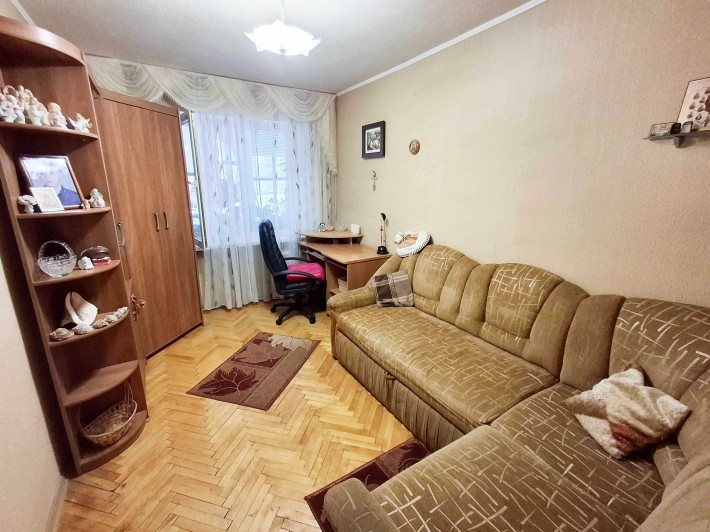 Аренда отдельной комнаты в Центре, 15м2, Златоустовска 44, есть газ - фото 1