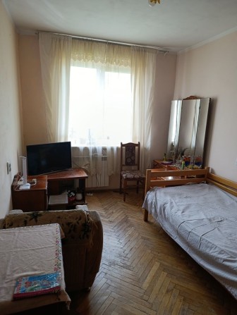 Кімната в двокімнатний квартирі Сихів - фото 1