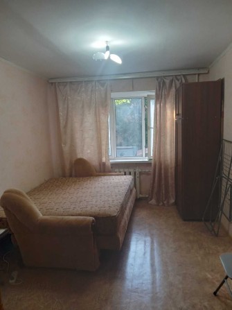 Сдам свою комнату в коммуне // Варненская 10-А - фото 1