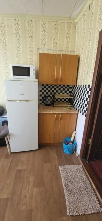 Сдам гостинку 3 мин. Метро "Дворец Спорта" - фото 1