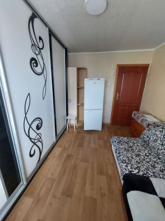 Сдаю гостинку метро Завод имени Малышева - фото 1