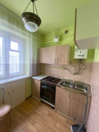 Здається в оренду 2 кімнати у 3-кімнатній квартирі на вул. Скорини - фото 1