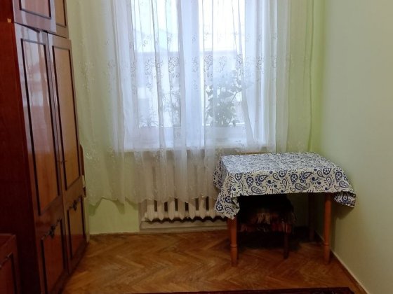 Здається кімната в трьох кімнатній квартирі, у довгострокову оренду Львів