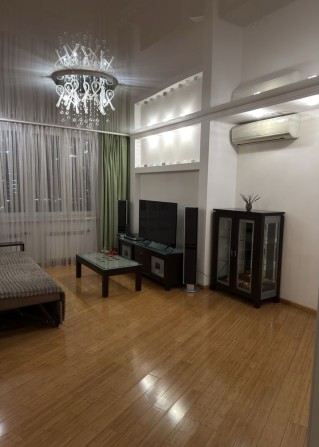 Кімната для дівчини! Осокорки 5 хв, біля тц River Mall - фото 1