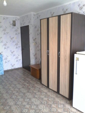 Сдаю гостинку на Коммунальном рынке - фото 1