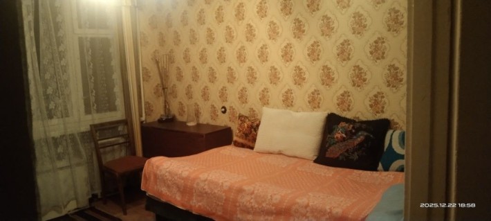 Здається 1 кімната в 3-х кімнатній квартирі - фото 1