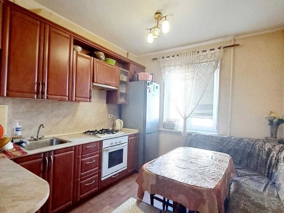 Тростянецька 6ж, оренда кімнати. Є газ! Є диван! Окрема лоджія! Киев