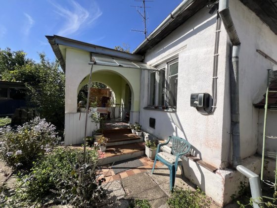 Видається двух кімнатний будинок Берегово