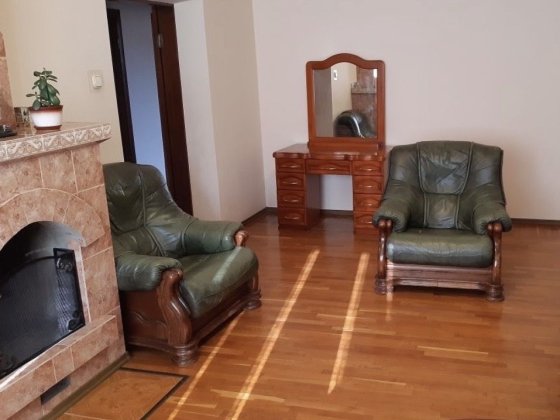 Окремий будинок на Подолі з гаражем Полтава