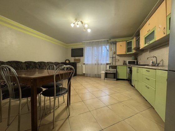 Оренда будинку поруч центру міста Білогірська Тернопіль