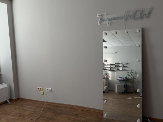 Здам в оренду місце в кабінеті Ровно