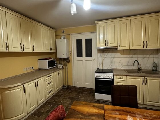 Оренда будинку 3 к в центрі міста біля площі лаборця Ужгород