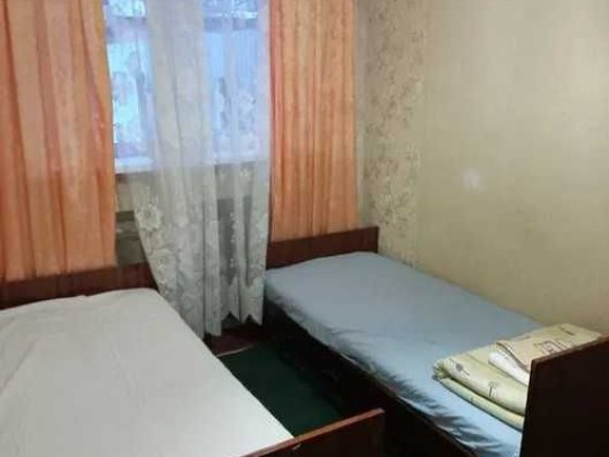 Здається будинок центр, можна короткий строк Чернігів