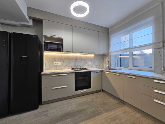 Оренда сучасного будинку на Василівській, 95 м.кв. Київ