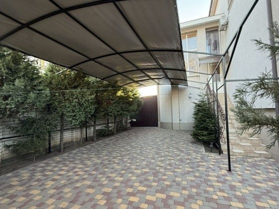 Сдам красивый дом 4 к 150 м Архитекторская,авто во дворе, газ котел! Одесса